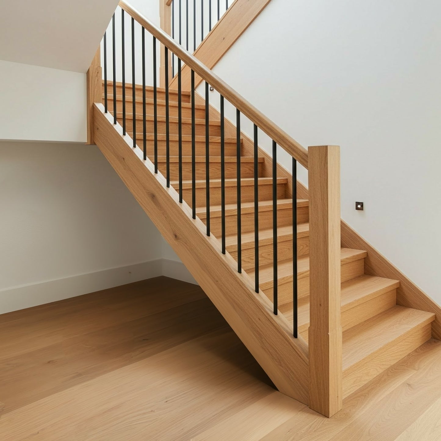 Oak_Hand_Rail_Wide_Stair